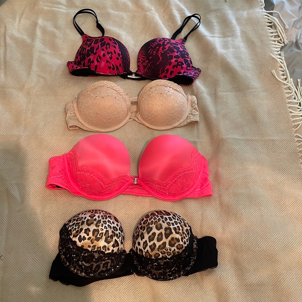 4 bras for 80 dollars size vary: 32b,34b,36b